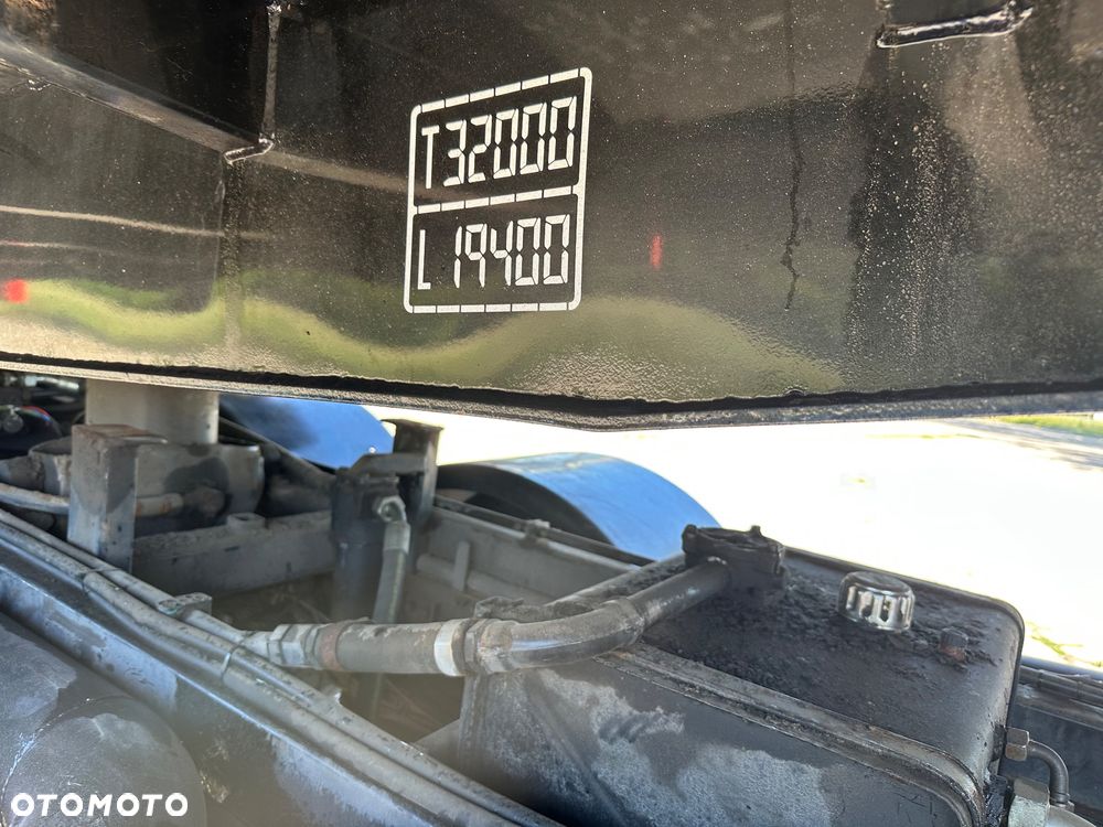 Volvo FH 500 8X2 WYWROTKA DO ZBOZA Z KOMPRESOREM - 15