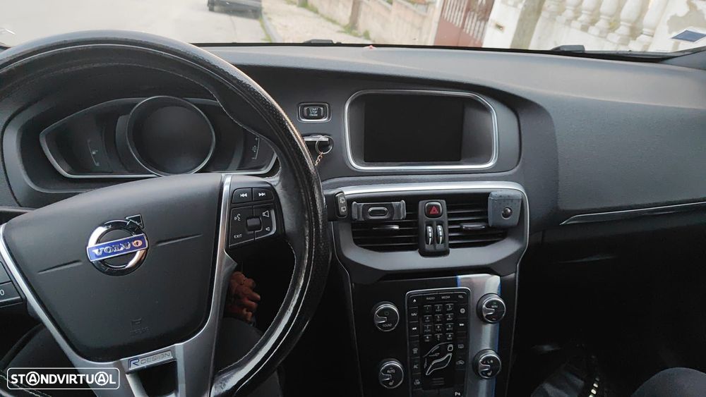 Volvo V40 2.0 D4 R-Design - 11