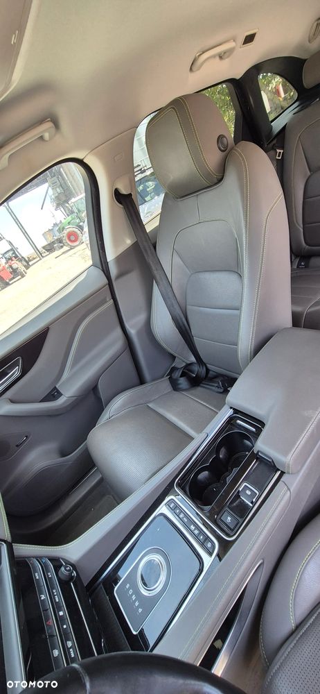 Jaguar F-Pace - 20