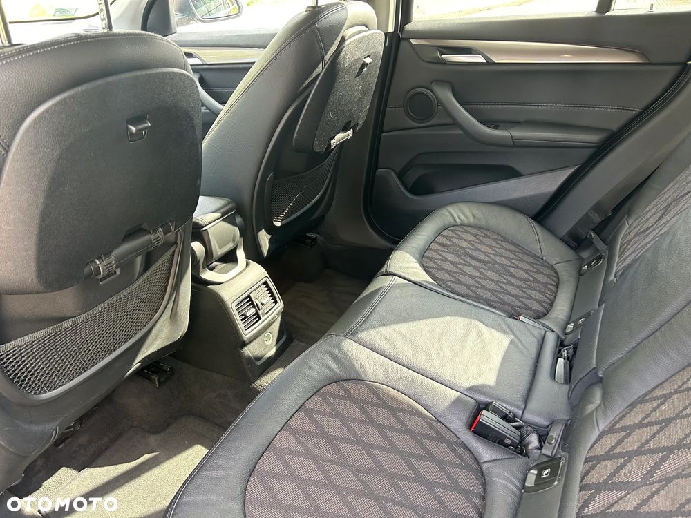 BMW X1 xDrive20d xLine - 16