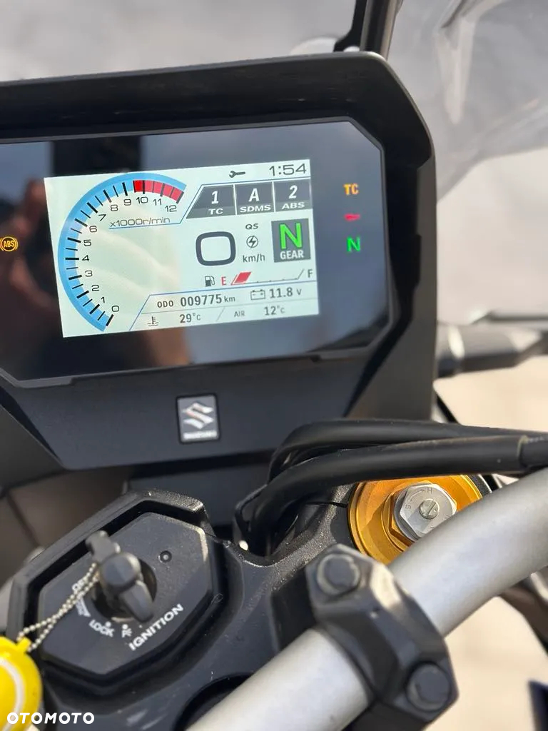 Suzuki V-STROM - 8