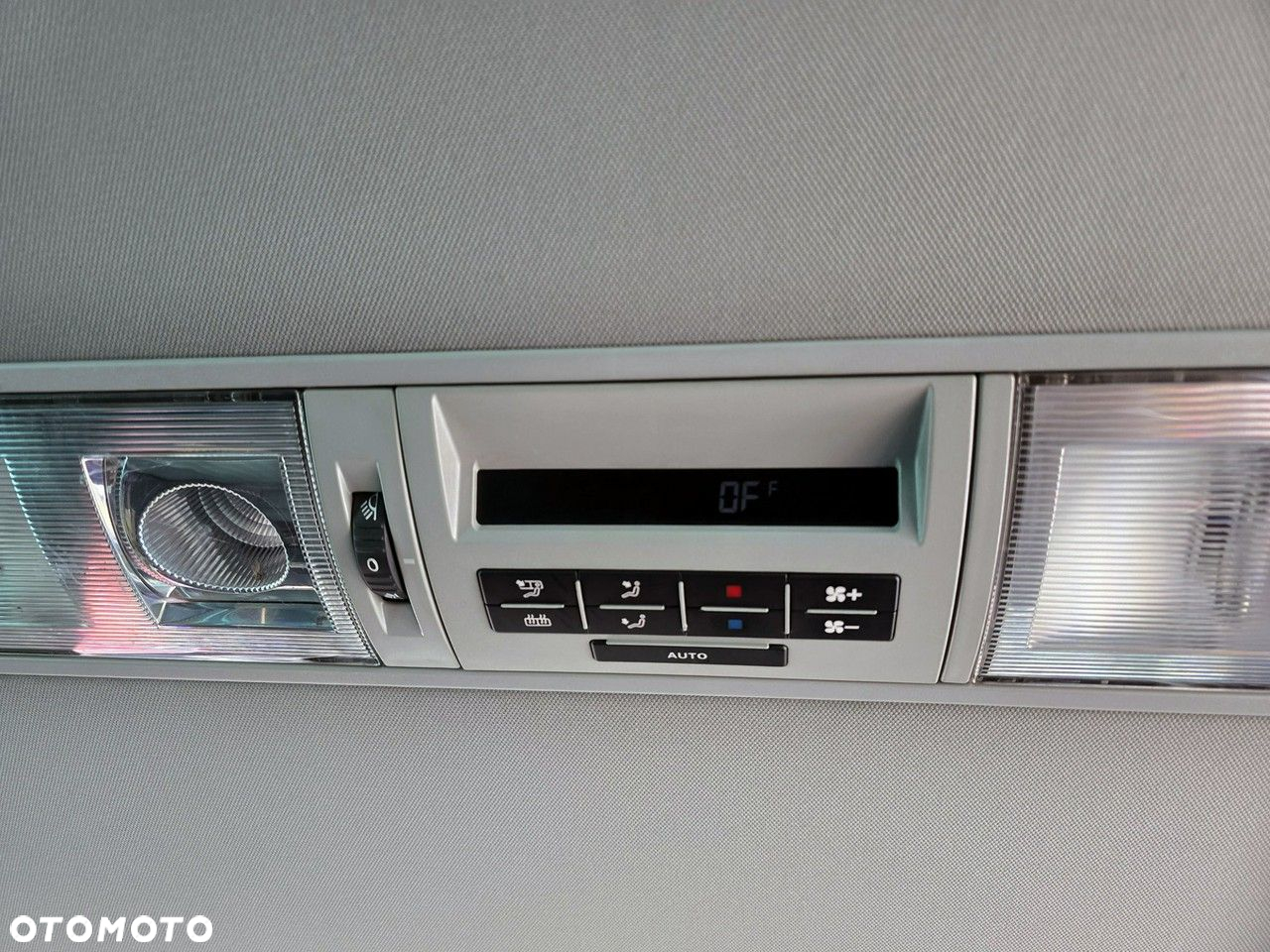 Volkswagen Caravelle - 21