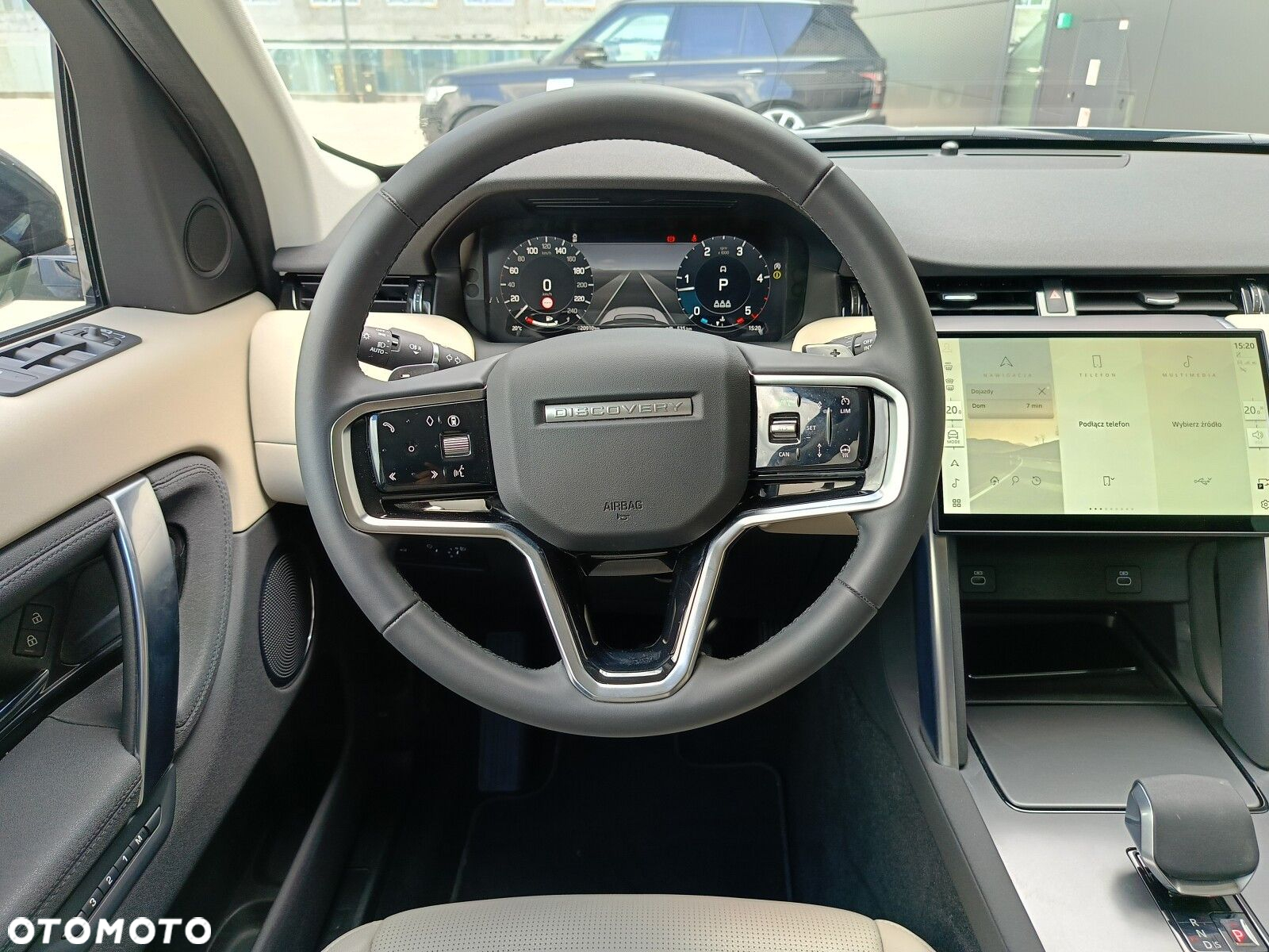 Land Rover Discovery Sport - 12