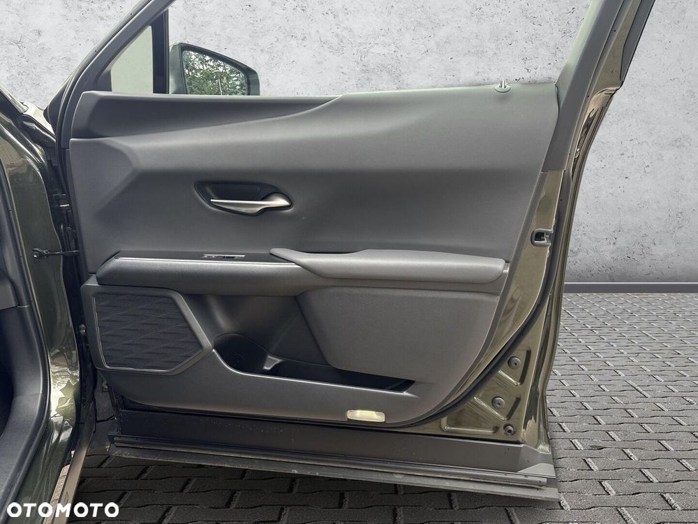 Lexus UX 300h Business - 20