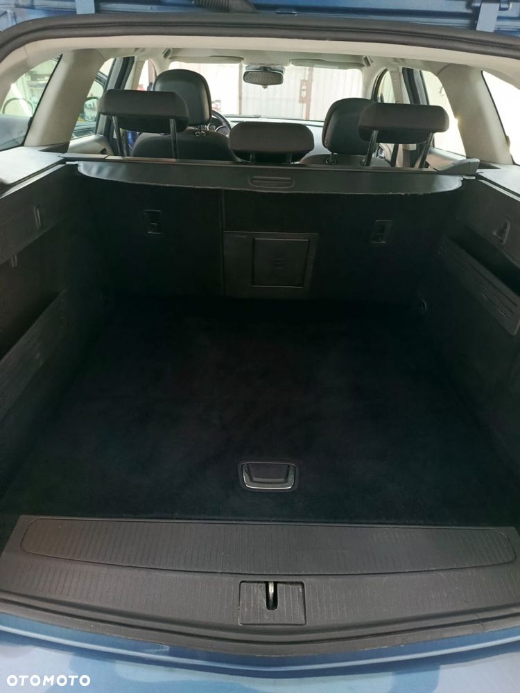 Opel Astra 1.4 T Cosmo - 24