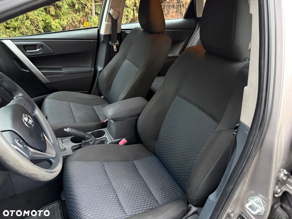 Toyota Auris 1.33 VVT-i Active - 10