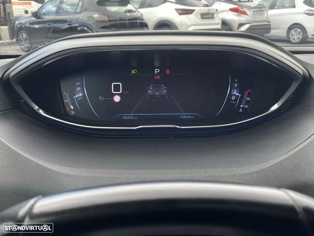 Peugeot 3008 1.2 PureTech Allure Pack EAT8 - 28