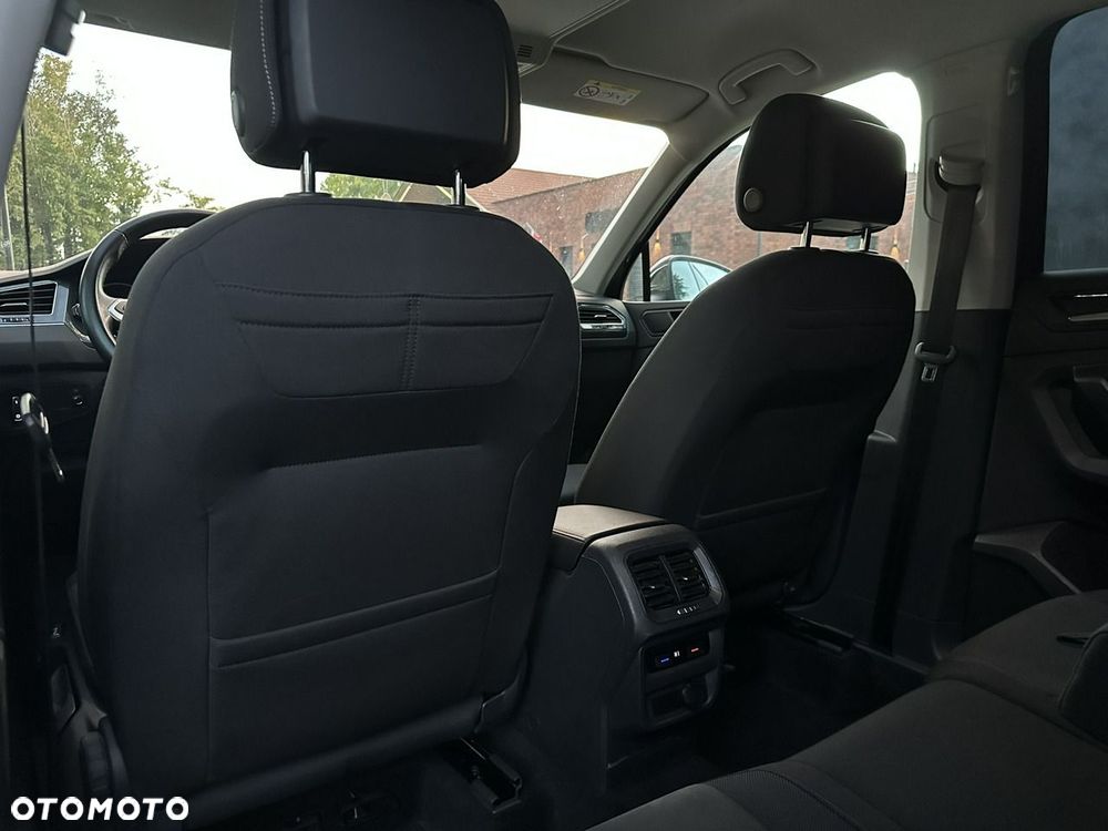 Volkswagen Tiguan - 13