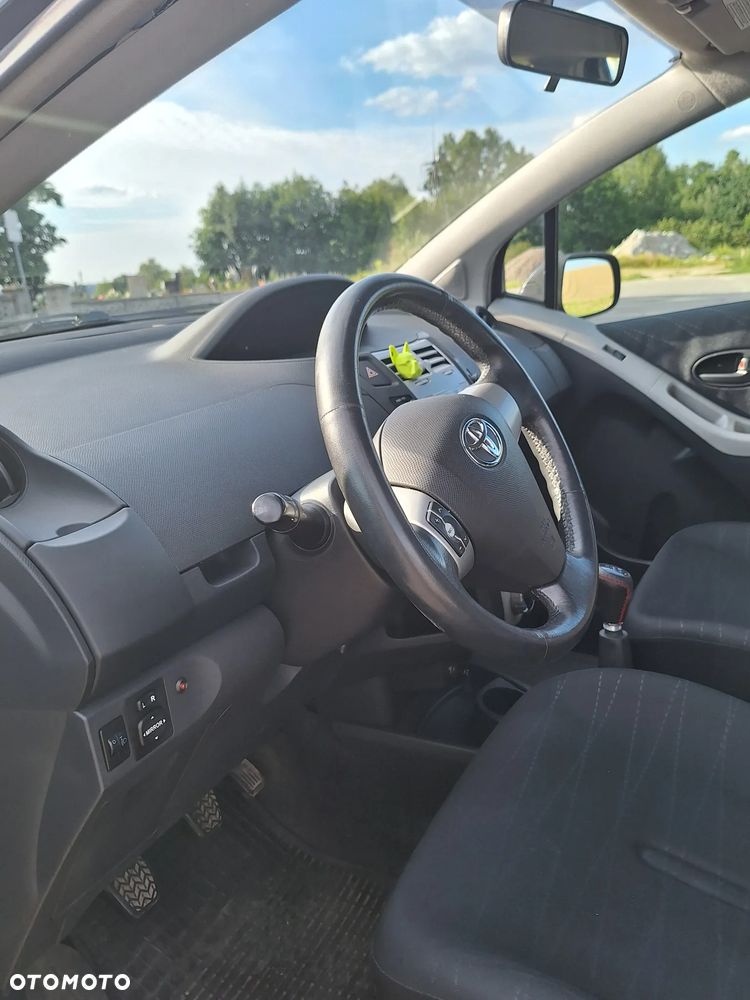 Toyota Yaris 1.3 VVT-i Luna - 20