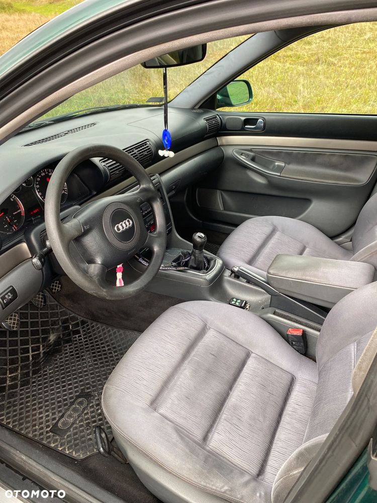 Audi A4 Limousine 1.6 - 6