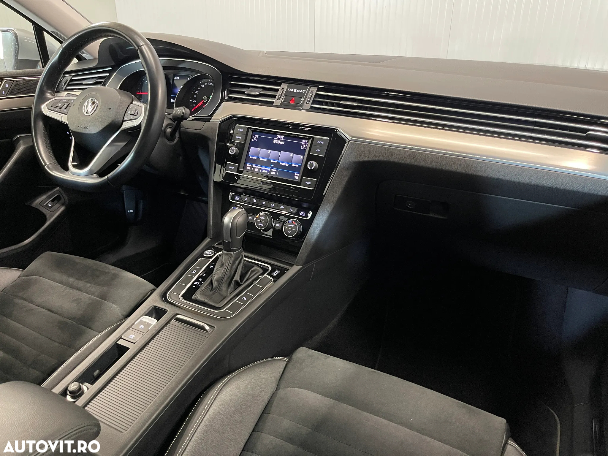 Volkswagen Passat 2.0 TDI DSG Highline - 8