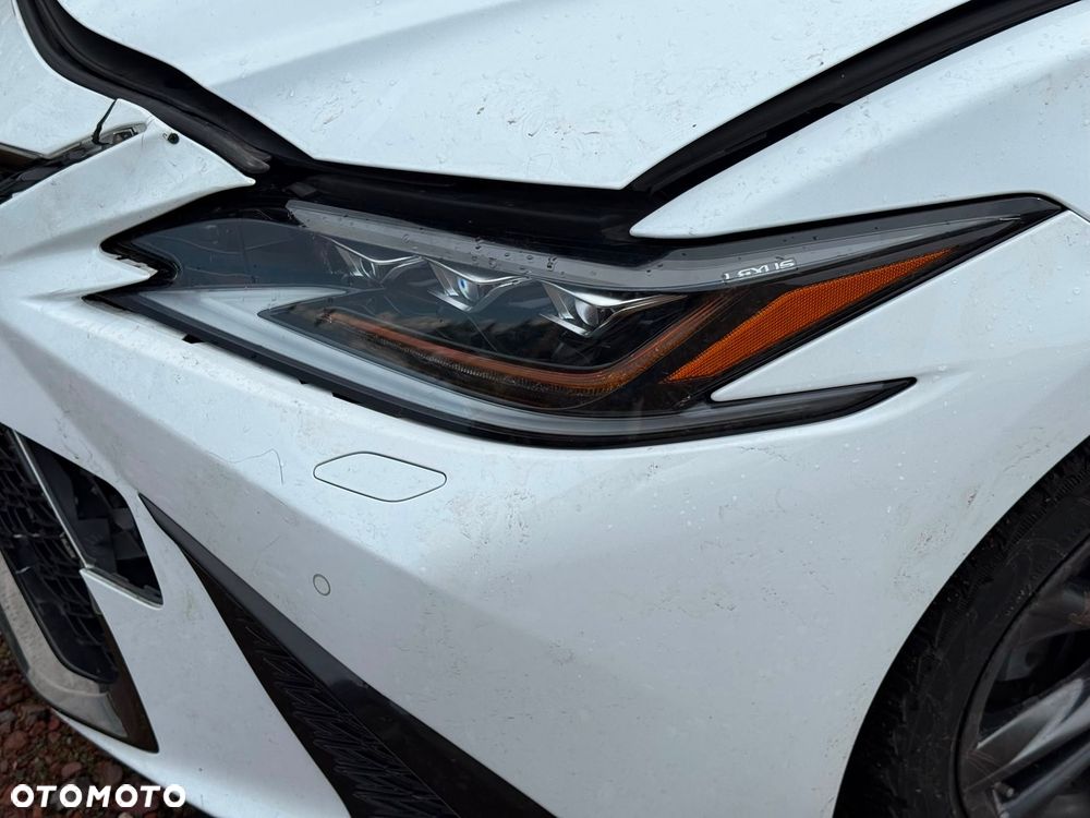 Lexus ES 300h F Sport Edition - 5
