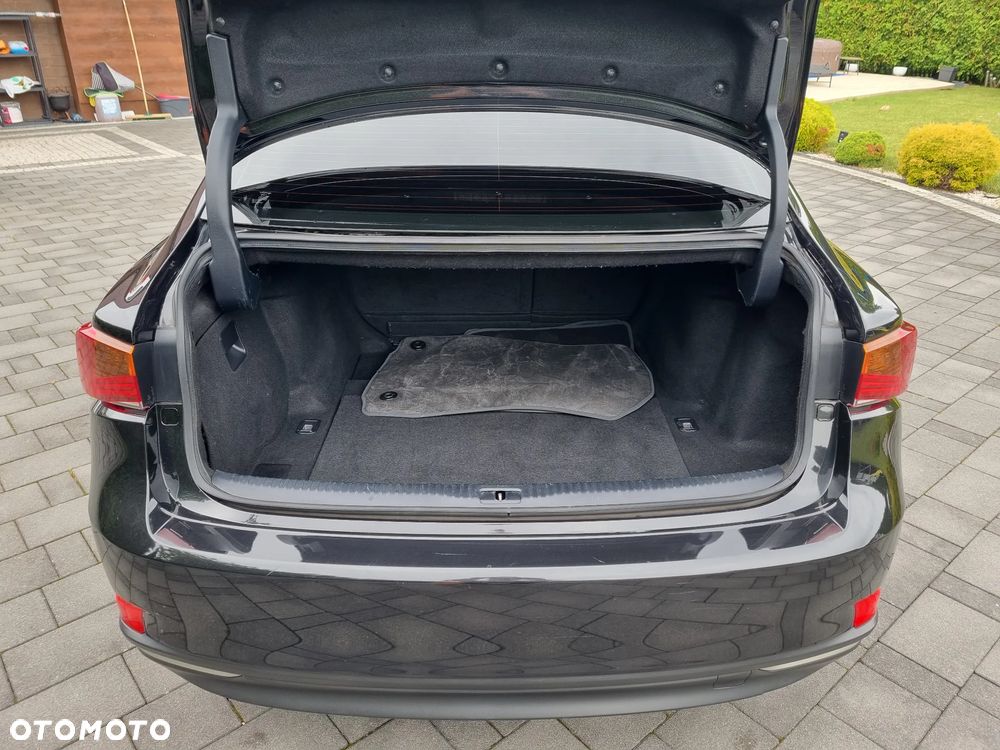 Lexus IS Business Edition - 18
