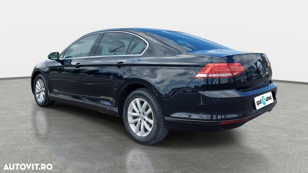 Volkswagen Passat 2.0 TDI Comfortline - 9