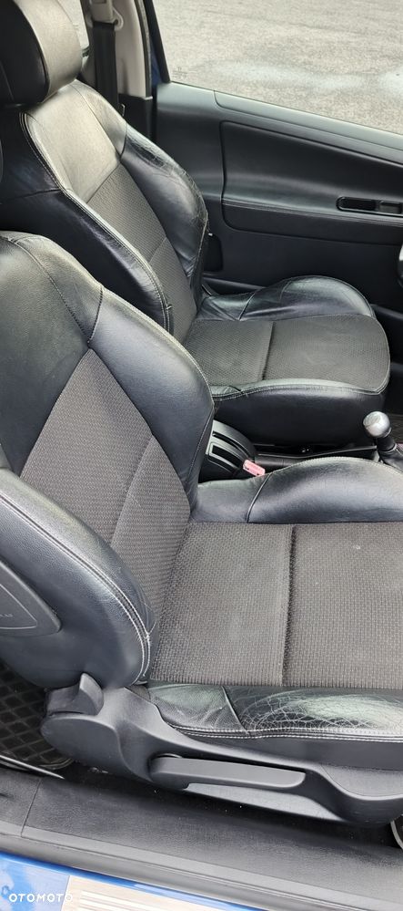 Peugeot 207 - 8