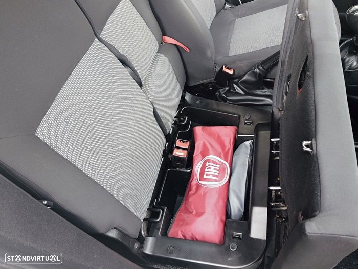 Fiat DOBLO CARGO1.3 MJ EASY 3Lugares - 46