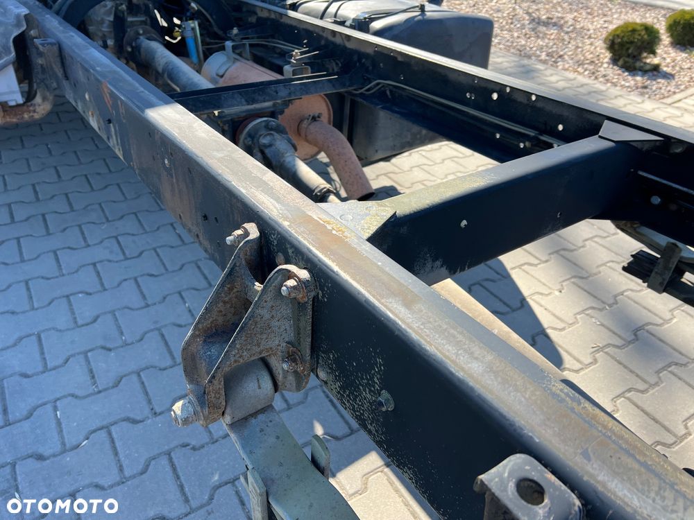 Nissan Atleon 80.140 - 16