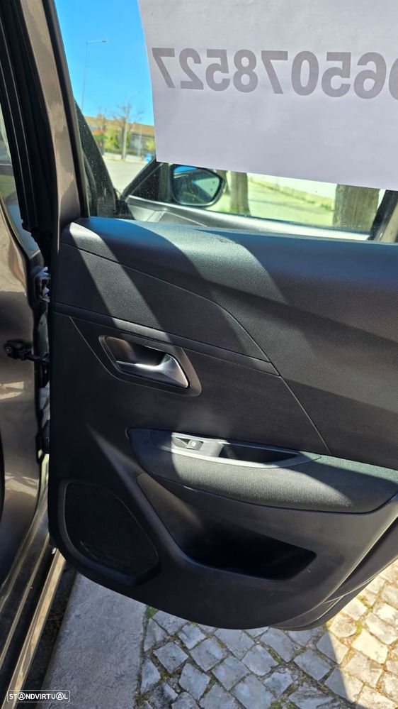 Peugeot 208 1.2 PureTech Active - 8