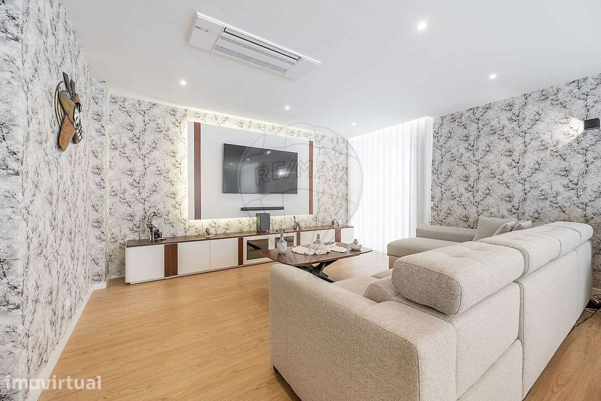 Apartamento T3 seminovo no centro de Paços de Ferreira - Grande imagem: 3/35