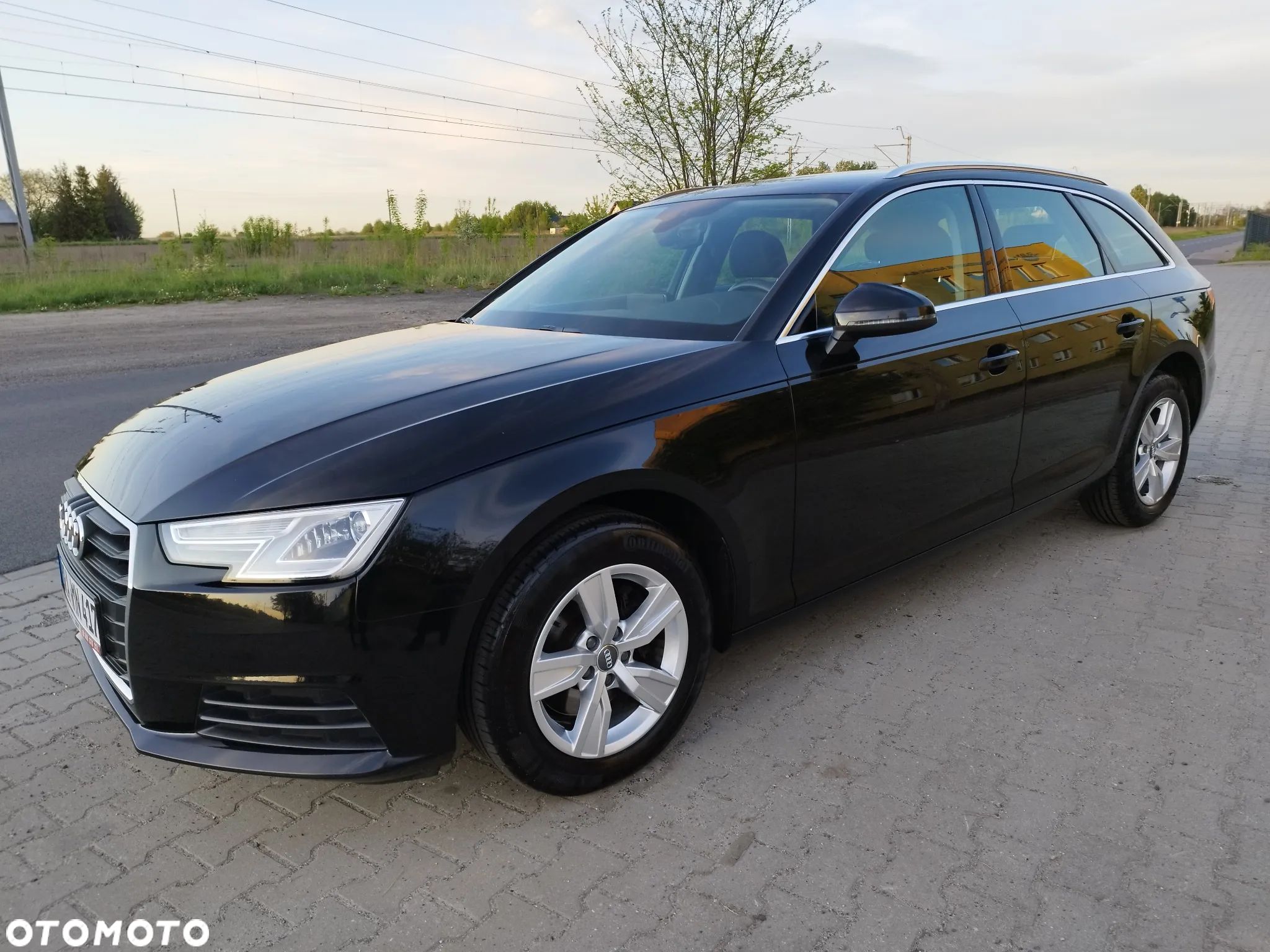 Audi A4 Avant 2.0 TDI design - 1