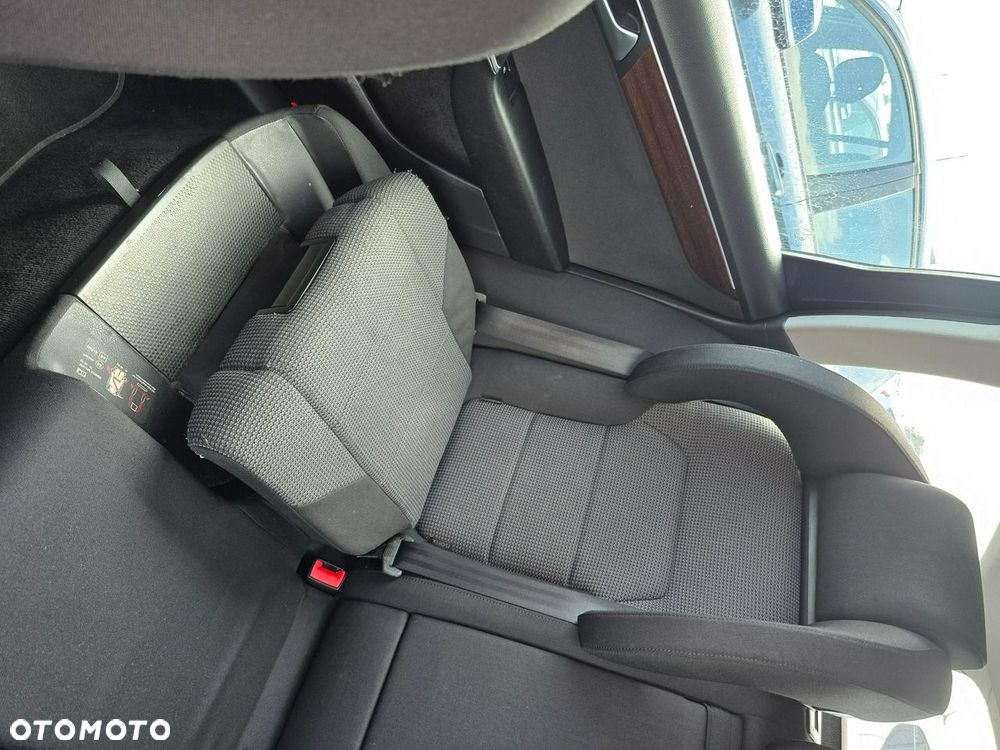 Volkswagen Passat - 22