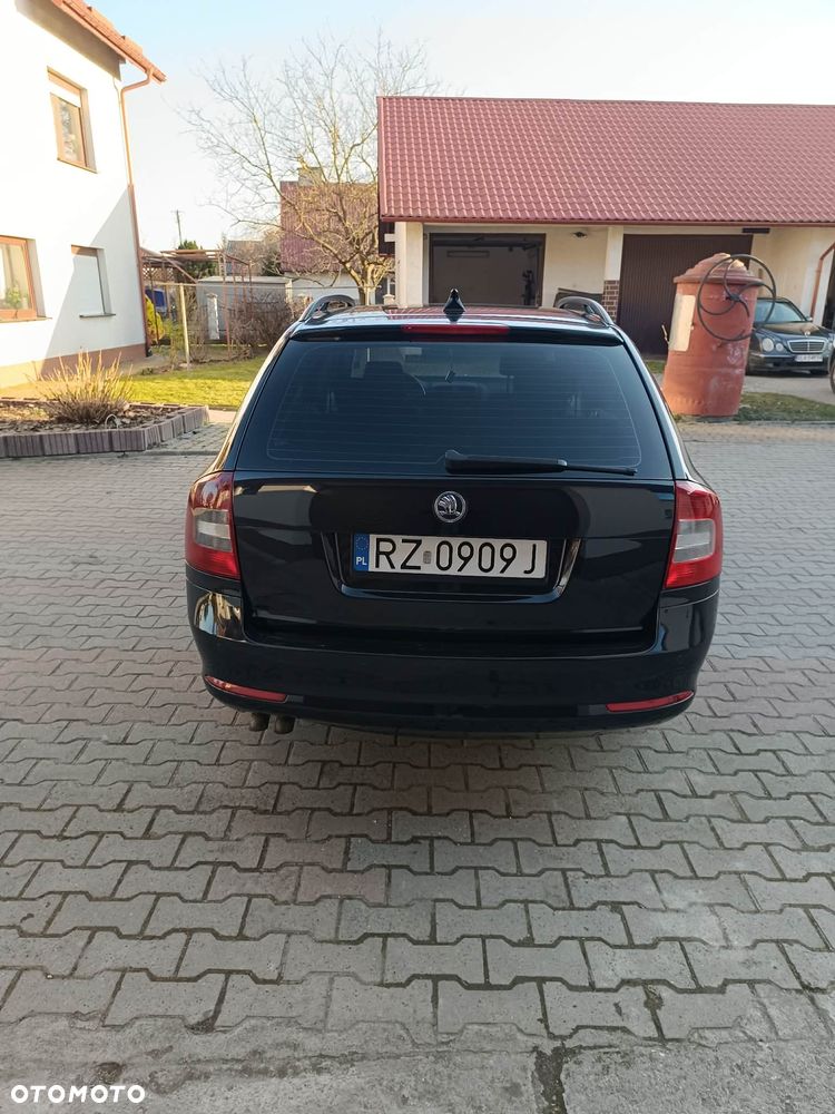 Skoda Octavia 2.0 TDI DPF Ambiente - 6