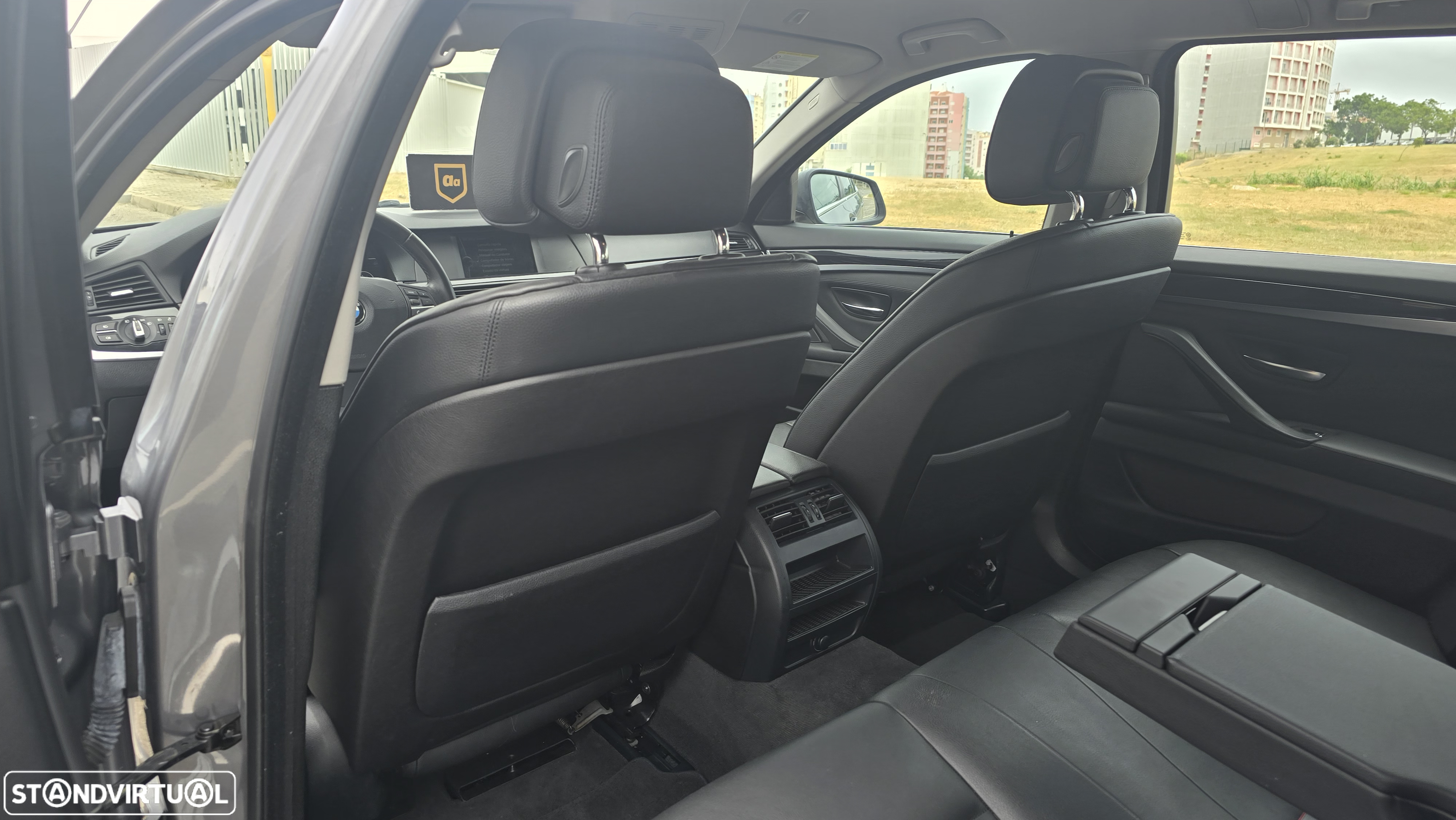 BMW 520 d Exclusive Auto 129g - 16