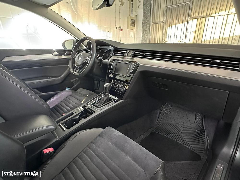 VW Passat Variant 2.0 TDI Highline DSG - 15