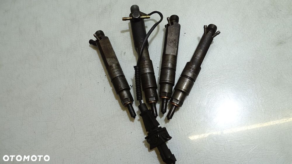 WTRYSK SEAT LEON 1.9 028130203E 028130203F - 1