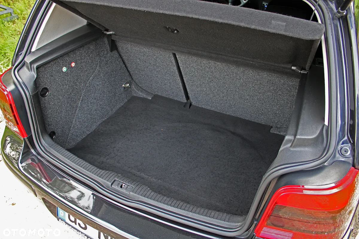Volkswagen Golf - 33