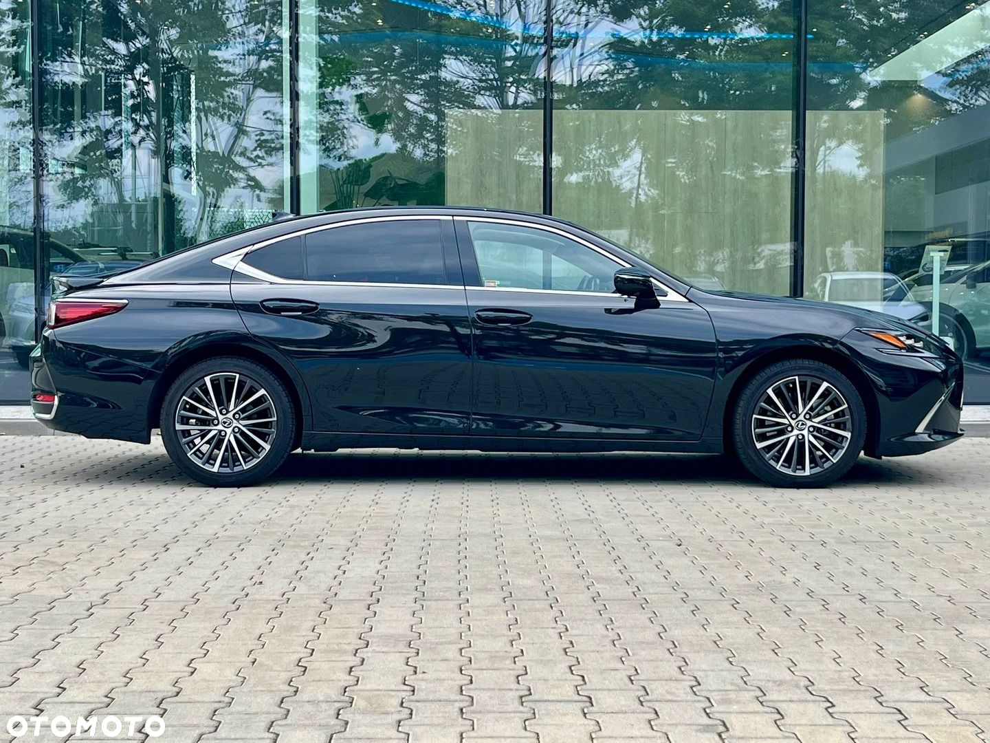 Lexus ES - 4