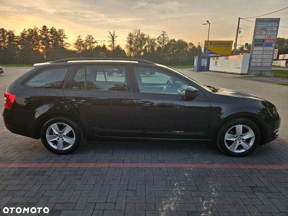 Skoda Octavia 1.6 TDI SCR Ambition - 2
