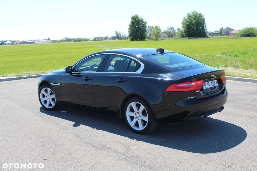 Jaguar XE 2.0 T AWD Prestige - 3