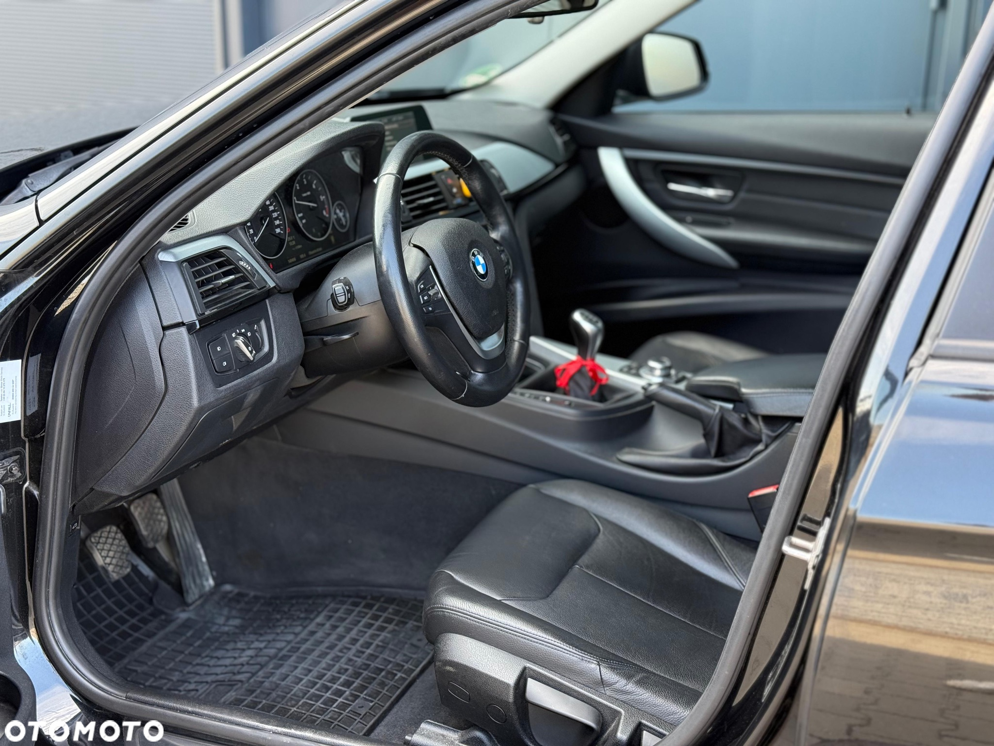 BMW Seria 3 320d - 32