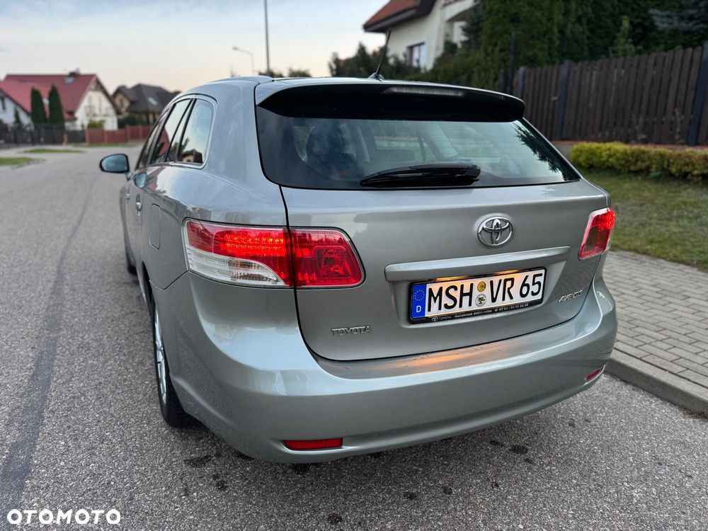 Toyota Avensis 2.0 D-4D Sol Premium - 5