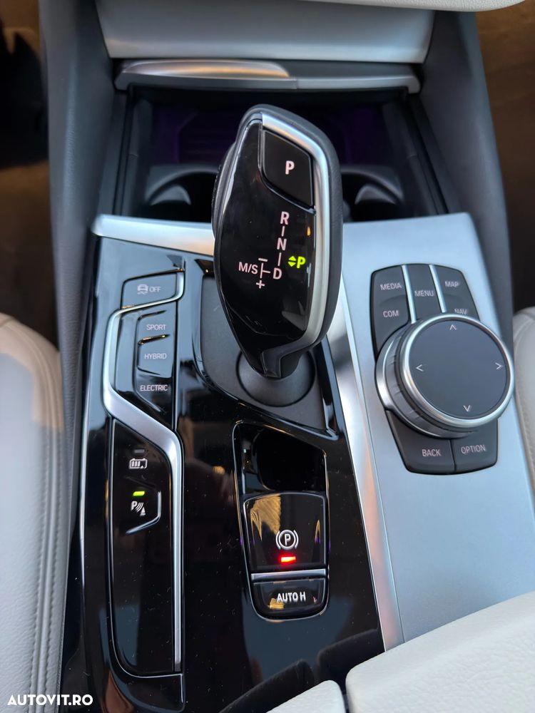 BMW Seria 5 520e AT PHEV - 13