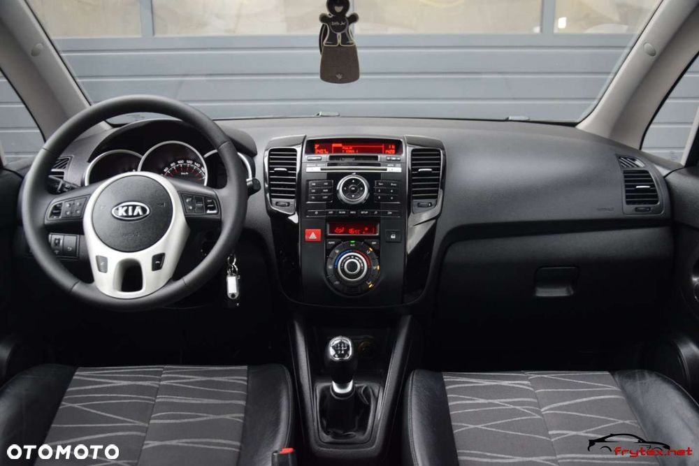 Kia Venga - 30