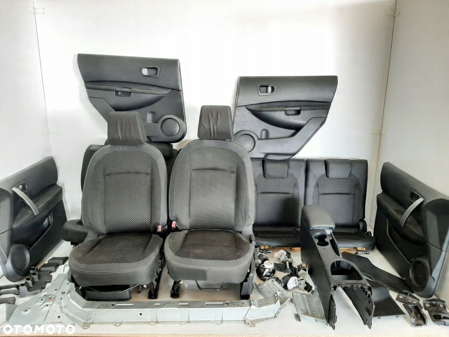 NISSAN QASHQAI 2 J10 08R FOTELE KANAPA 3RZAD KPL - 1