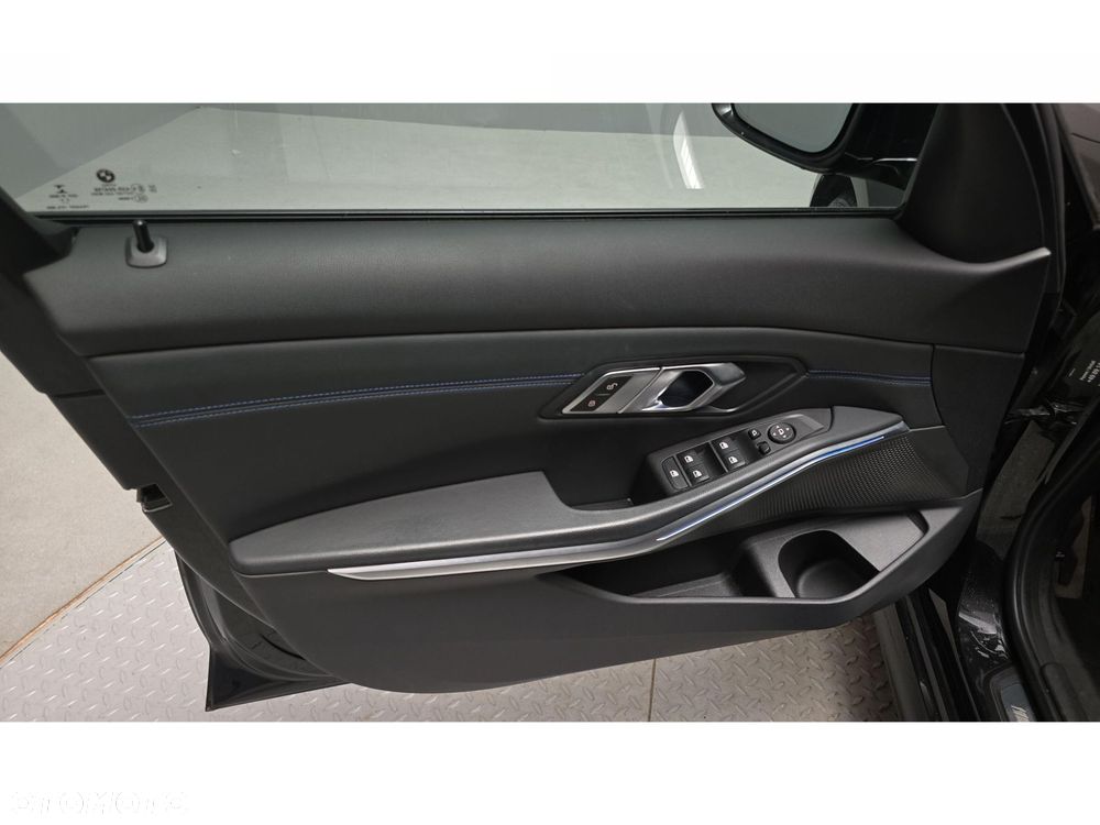 BMW Seria 3 320d xDrive mHEV M Sport - 17