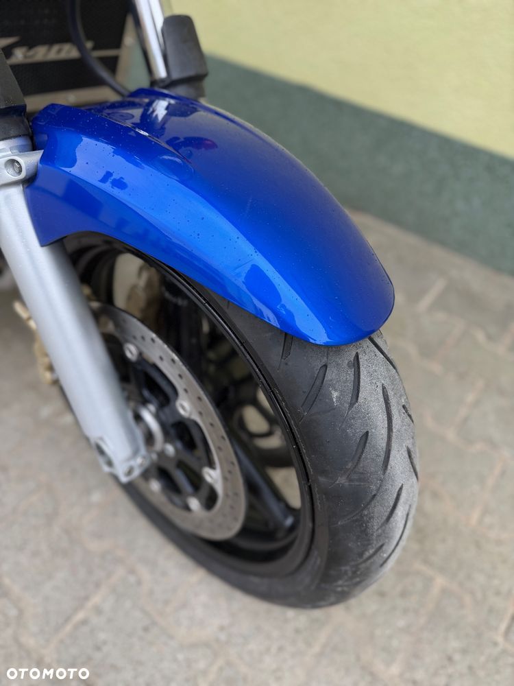 Suzuki GSX - 3
