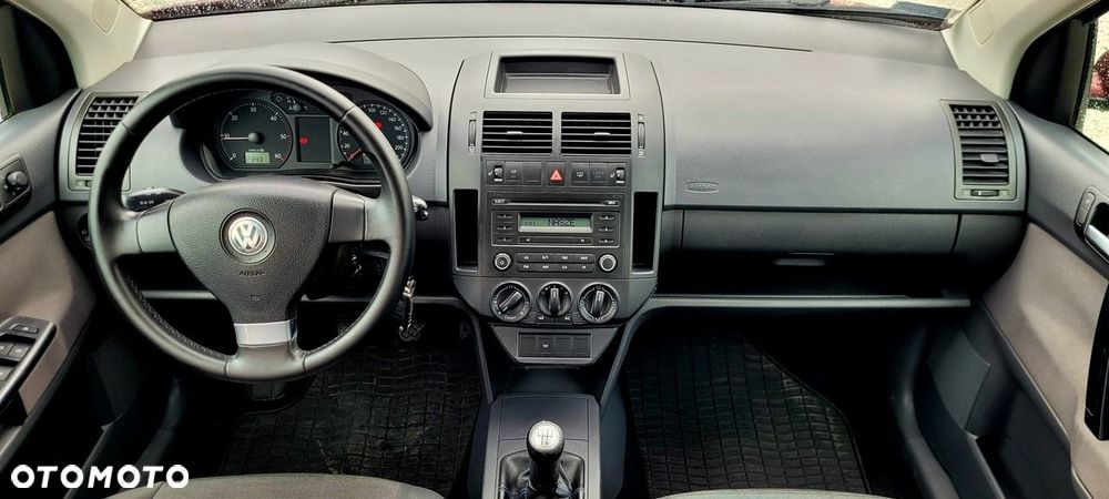Volkswagen Polo - 33