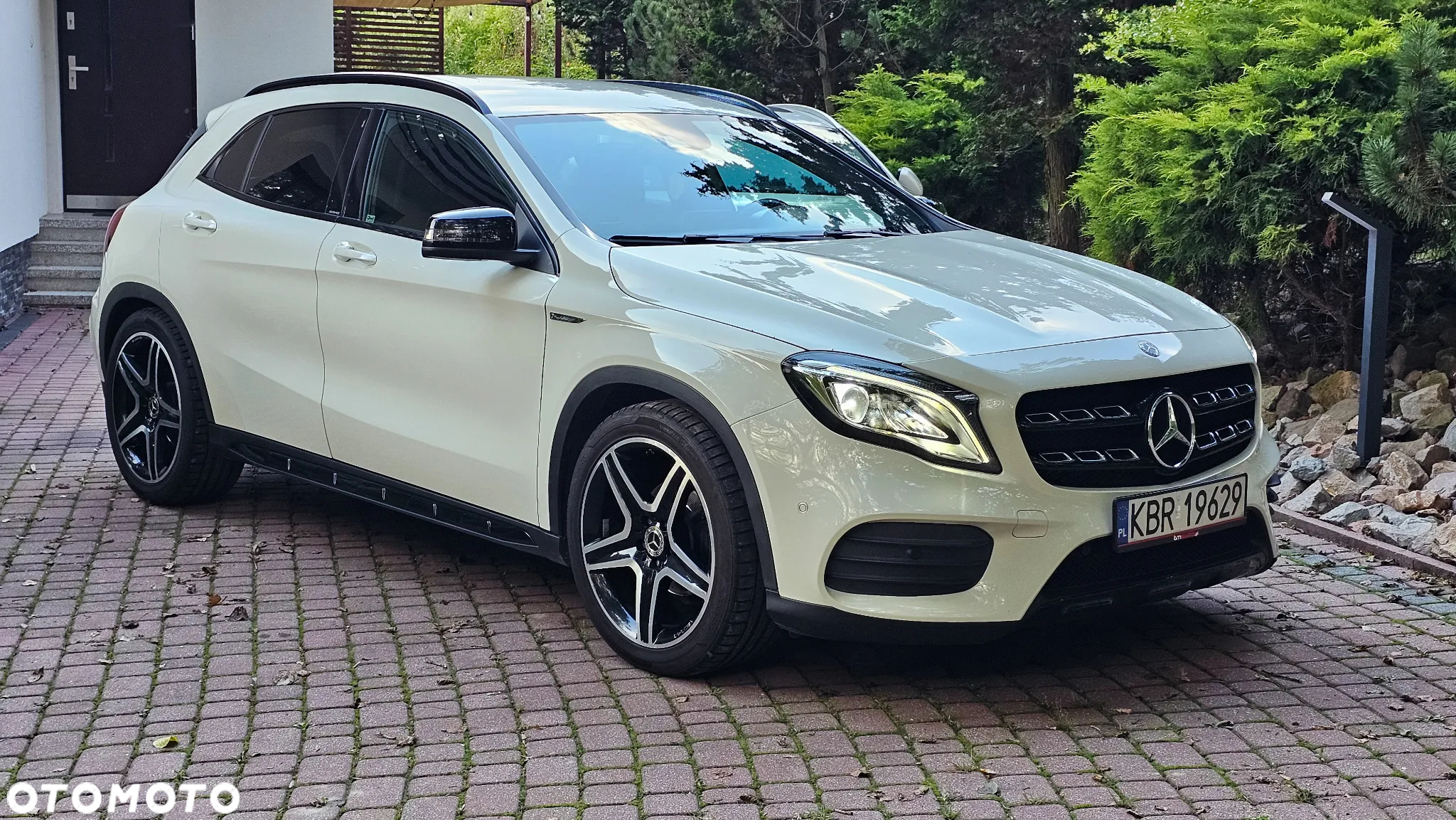 Mercedes-Benz GLA 200 d 7G-DCT AMG Line - 3