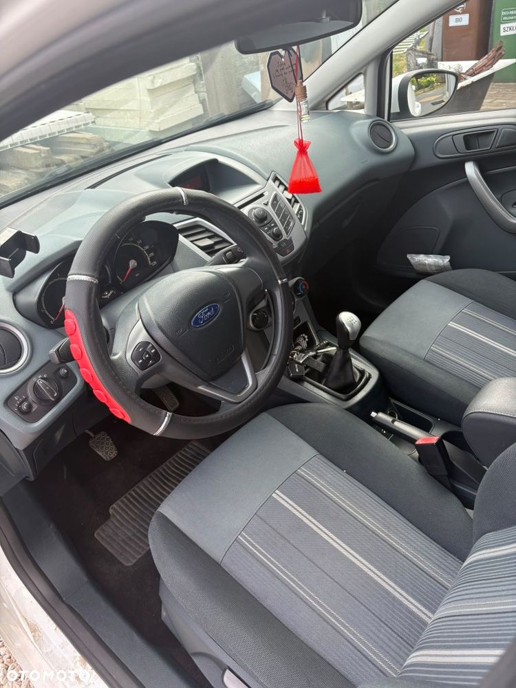 Ford Fiesta - 8