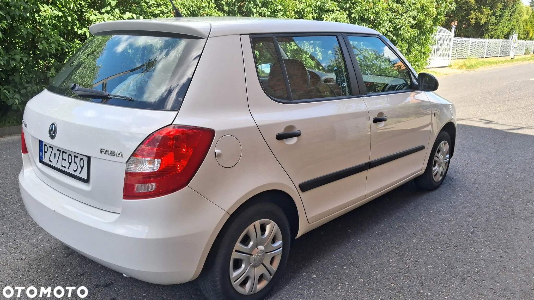 Skoda Fabia 1.2 HTP COOL EDITION - 27