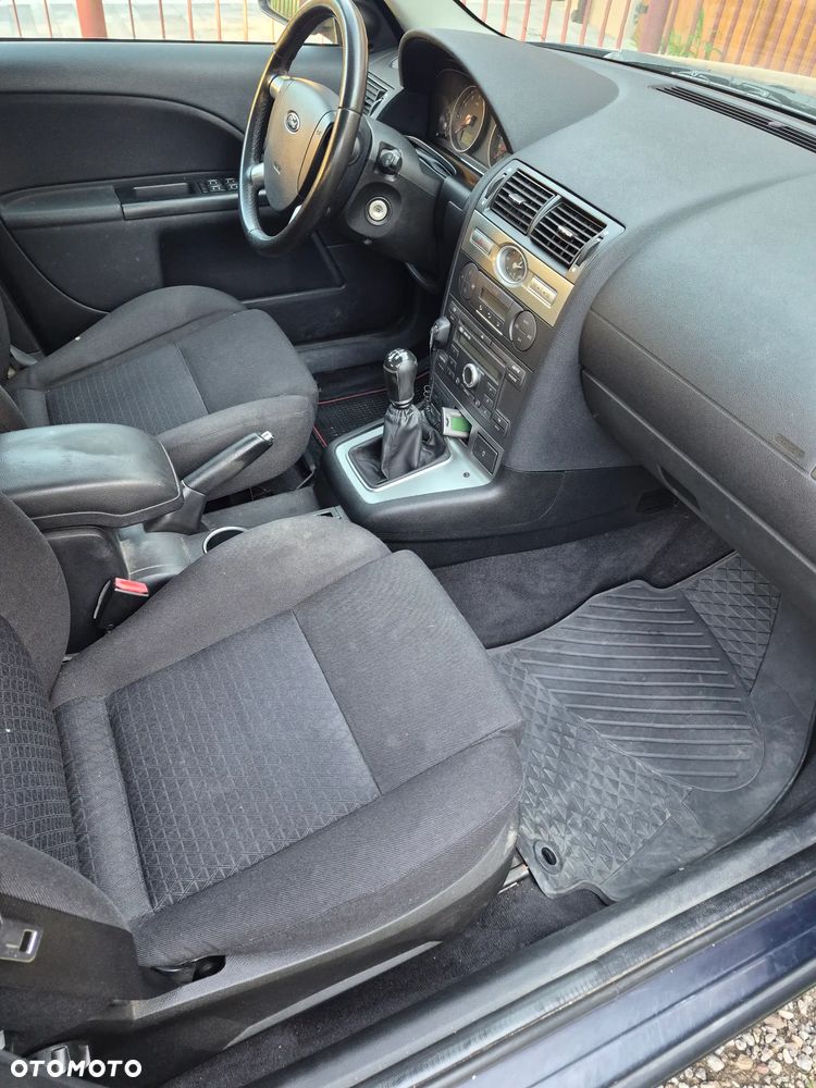 Ford Mondeo - 8