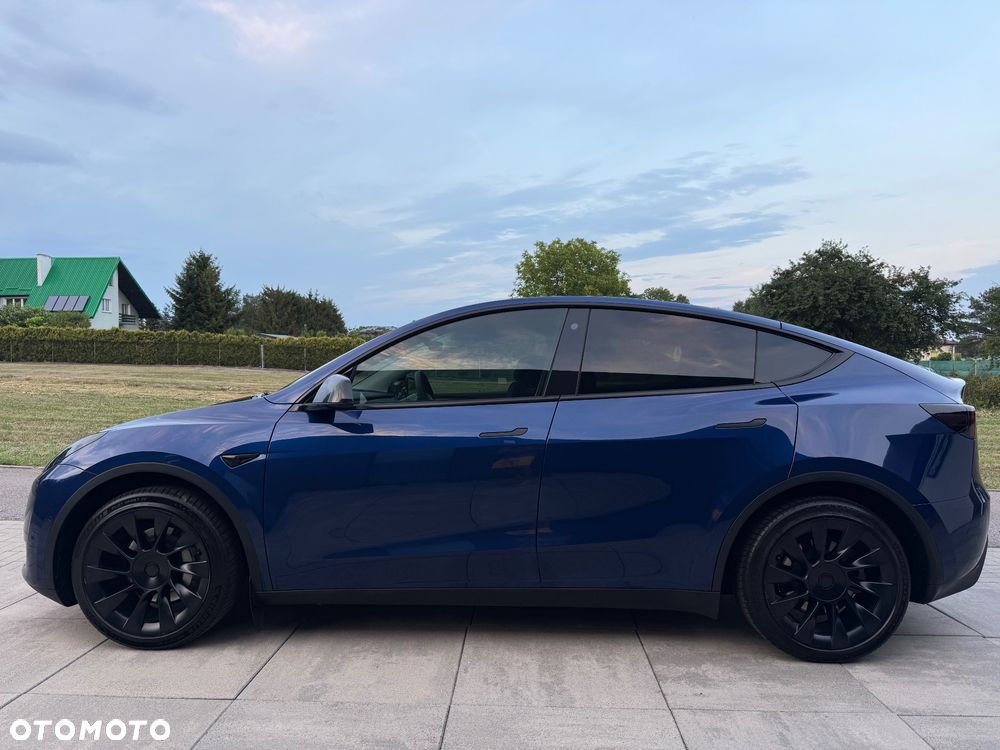 Tesla Model Y Long Range AWD - 9