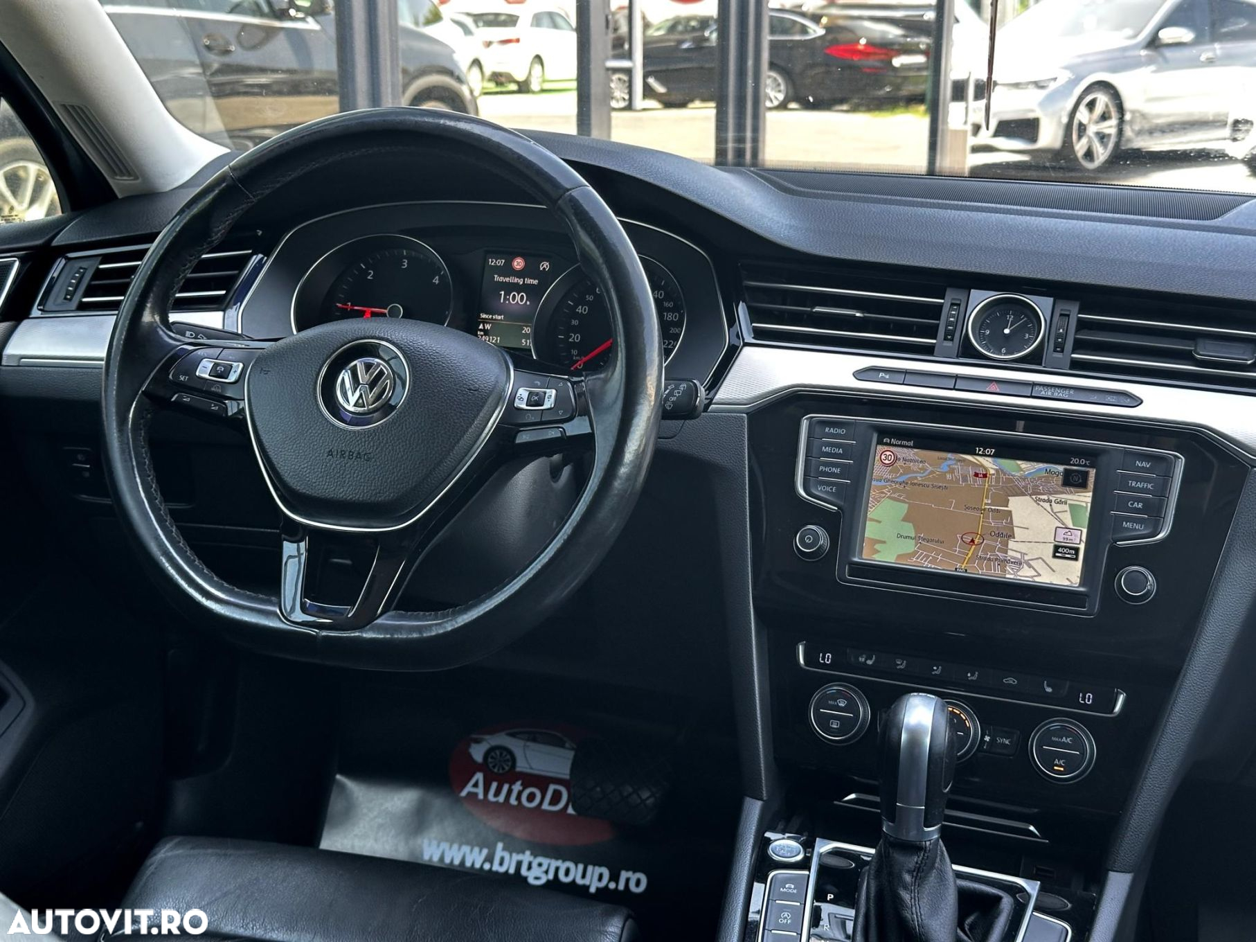 Volkswagen Passat - 8