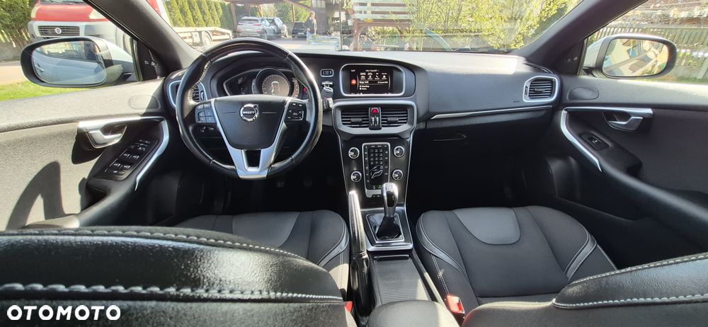 Volvo V40 T3 Momentum - 10