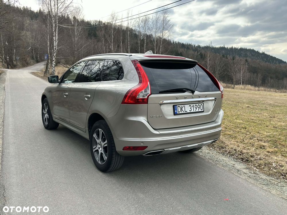 Volvo XC 60 D5 AWD Geartronic Summum - 12