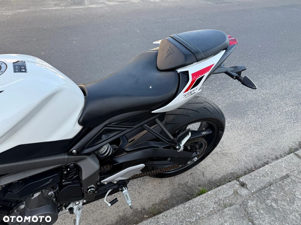 Triumph Street Triple - 12